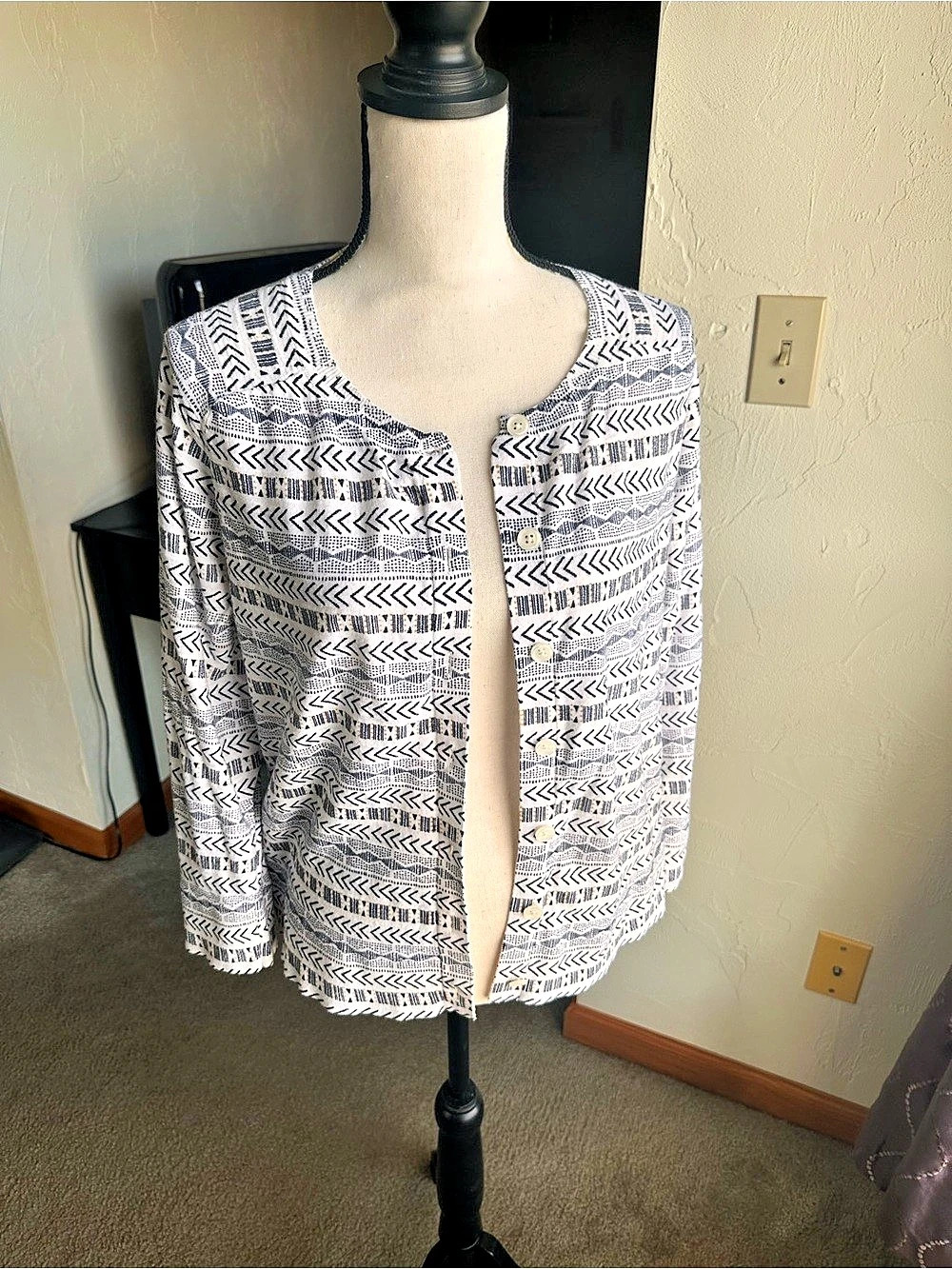 🖤 LOFT - Geometric Cardigan - Size: XL